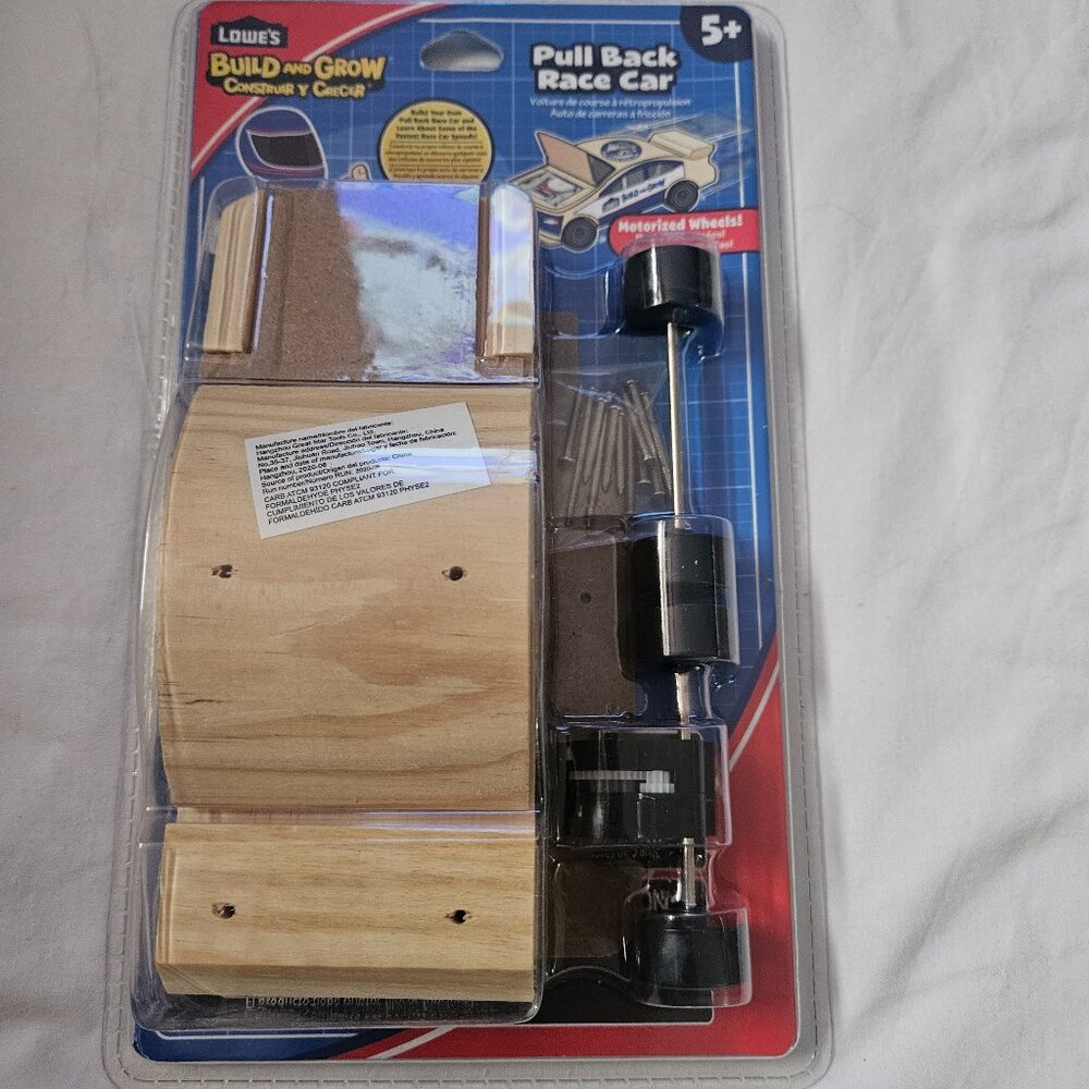 NIP 2010 Lowe's Build & Grow Pull Back Race Car Wooden Construction Building Toy